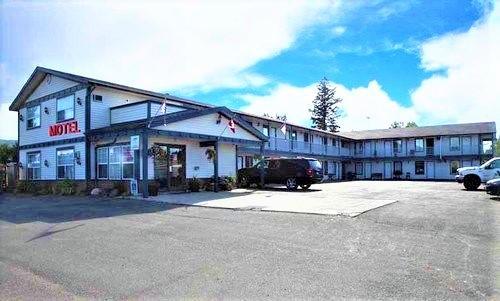 Imperial Motel 100 Mile House Bagian luar foto