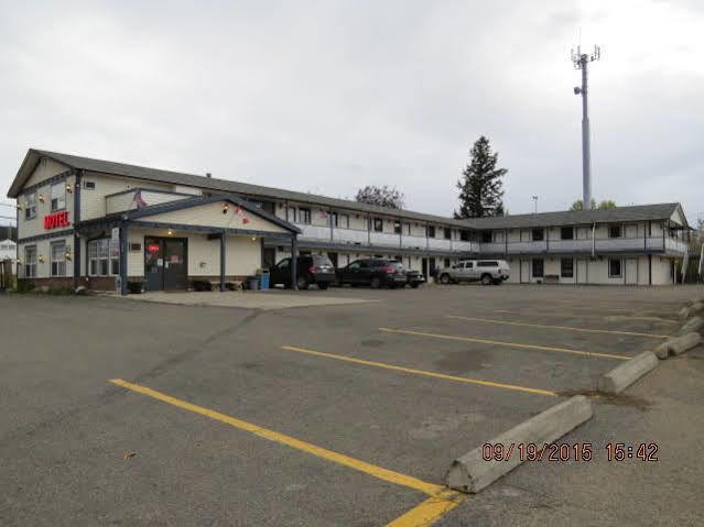Imperial Motel 100 Mile House Bagian luar foto